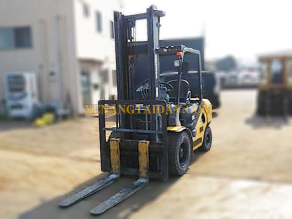 Xe nâng dầu KOMATSU FD35AT-17