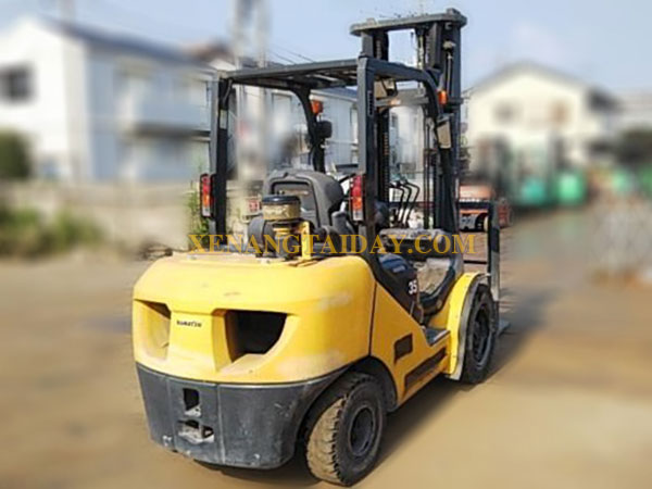 Xe nâng dầu KOMATSU FD35AT-17