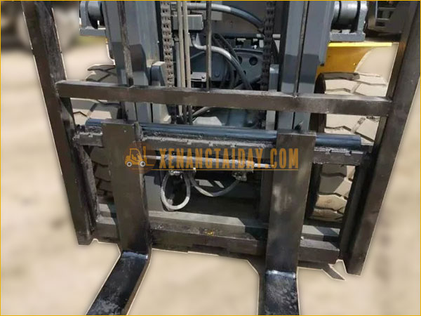 Xe Nâng Dầu KOMATSU FD50AT-7