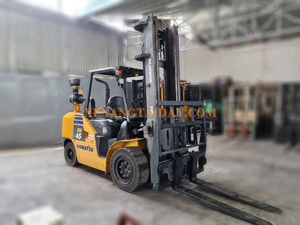 Xe nâng dầu KOMATSU FH45-1