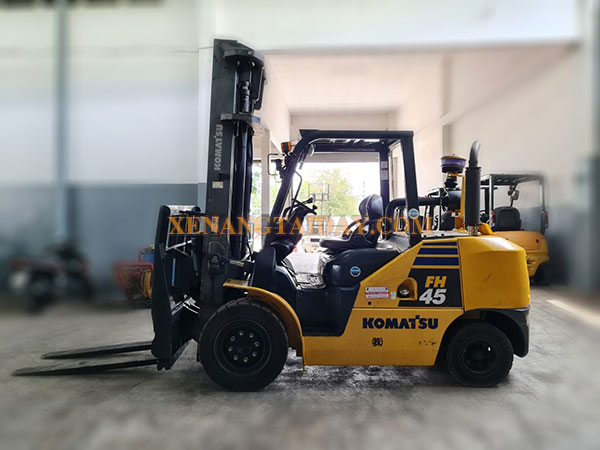 Xe nâng dầu KOMATSU FH45-1