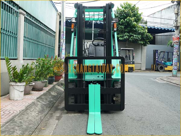 Xe nâng dầu MITSUBISHI FD15
