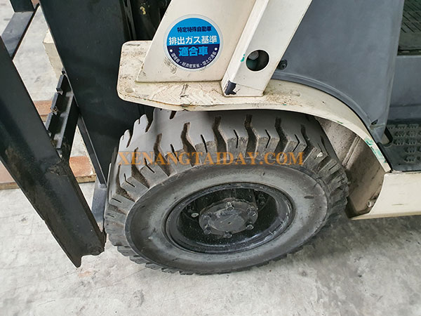 Xe Nâng Dầu MITSUBISHI FD15T