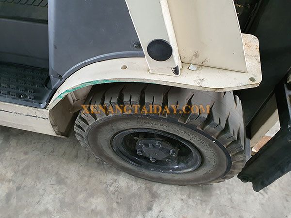 Xe Nâng Dầu MITSUBISHI FD15T