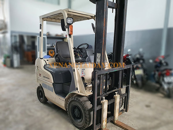 Xe Nâng Dầu MITSUBISHI FD15T