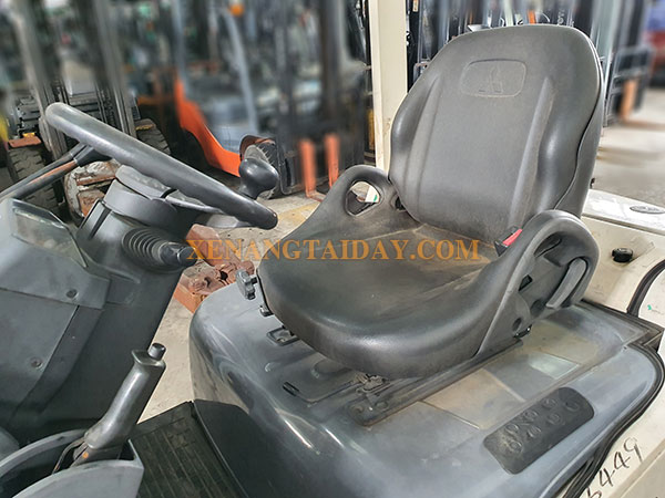 Xe Nâng Dầu MITSUBISHI FD15T