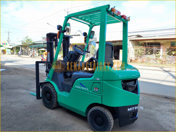 Xe Nâng Dầu MITSUBISHI FD15T