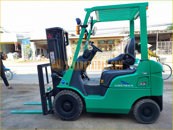 Xe Nâng Dầu MITSUBISHI FD15T