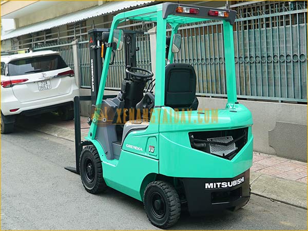 Xe nâng dầu MITSUBISHI FD15T
