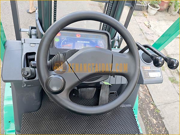 Xe nâng dầu MITSUBISHI FD15T