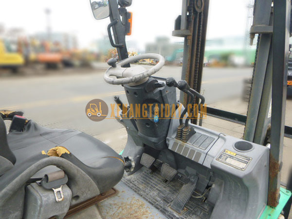 Xe Nâng Dầu MITSUBISHI FD20T