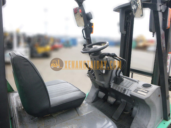 Xe Nâng Dầu MITSUBISHI FD25T - F18C