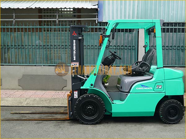 Xe nâng dầu MITSUBISHI FDE20T
