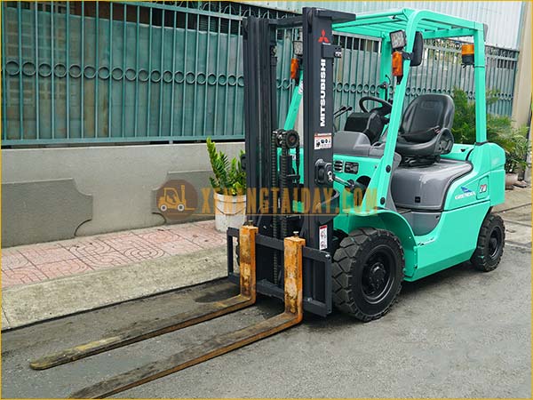 Xe nâng dầu MITSUBISHI FDE20T