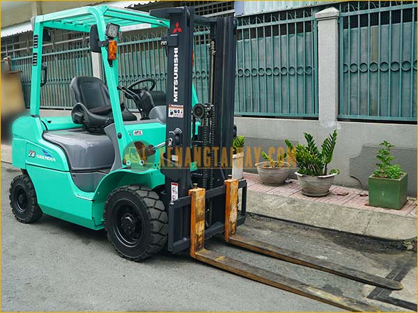 Xe nâng dầu MITSUBISHI FDE20T