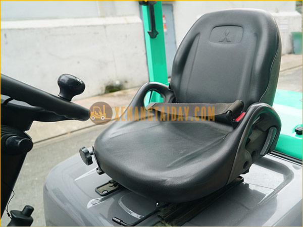 Xe nâng dầu MITSUBISHI FDE20T