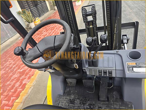 Xe nâng dầu MITSUBISHI FDE20T