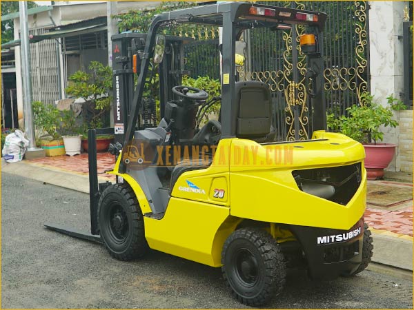 Xe nâng dầu MITSUBISHI FDE20T