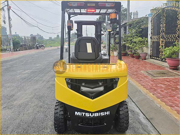 Xe nâng dầu MITSUBISHI FDE20T