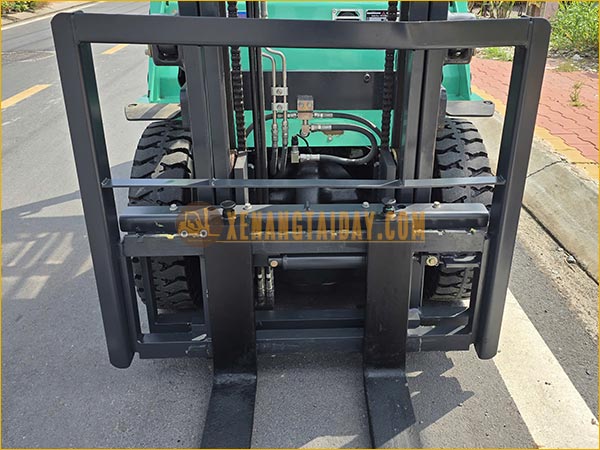 Xe nâng dầu MITSUBISHI FDE20T