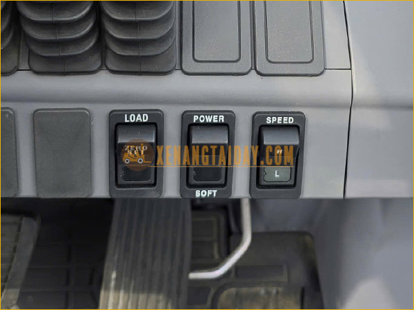 Xe nâng dầu MITSUBISHI FDE20T