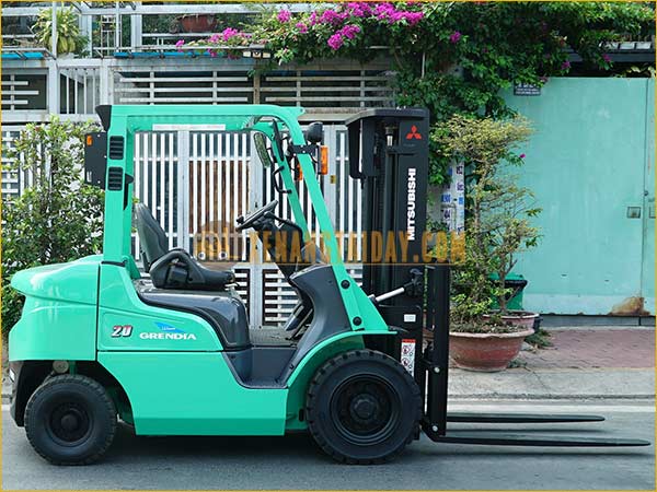Xe nâng dầu MITSUBISHI FDE20T