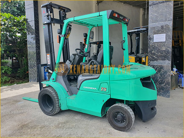 Xe Nâng Dầu MITSUBISHI FDE25T