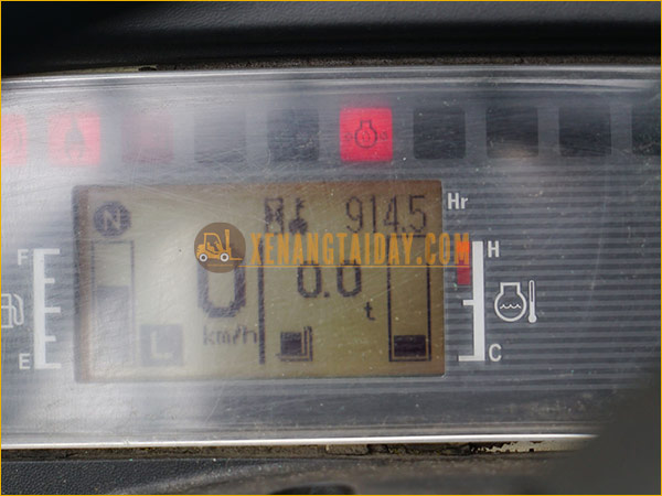 Xe nâng dầu MITSUBISHI FDE25T