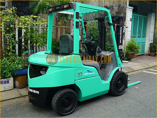 Xe nâng dầu MITSUBISHI FDE25T