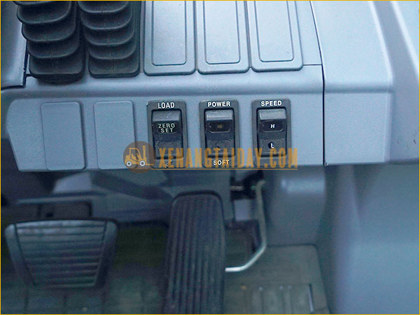 Xe nâng dầu MITSUBISHI FDE25T