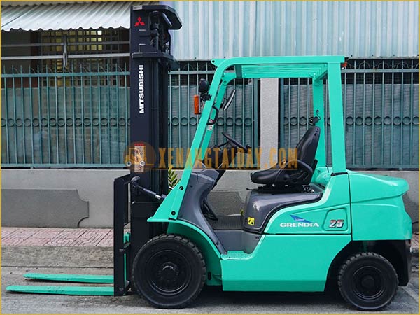 Xe nâng dầu MITSUBISHI FDE25T
