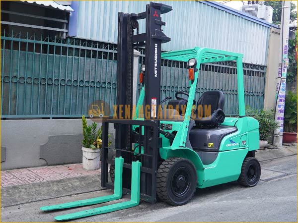 Xe nâng dầu MITSUBISHI FDE25T
