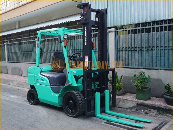 Xe nâng dầu MITSUBISHI FDE25T