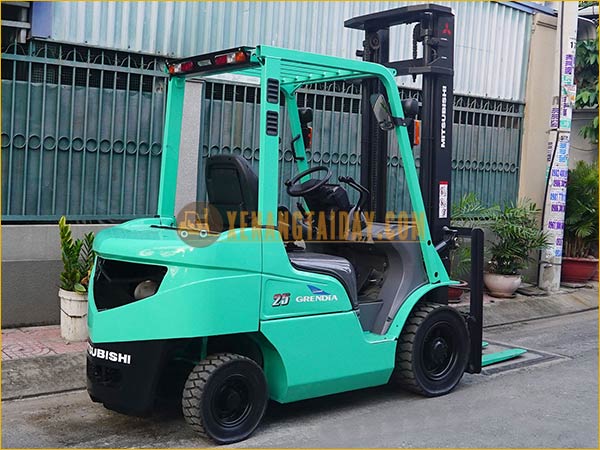 Xe nâng dầu MITSUBISHI FDE25T