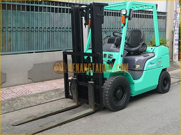 Xe nâng dầu MITSUBISHI FDE25T