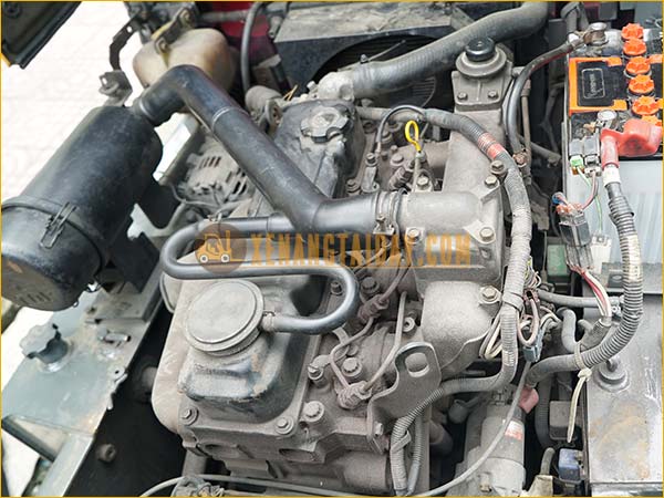 Xe nâng dầu NISSAN FJ01A15