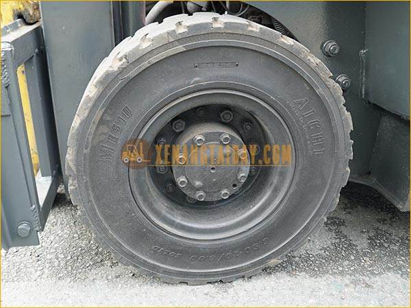 Xe nâng dầu NISSAN FJ01A15