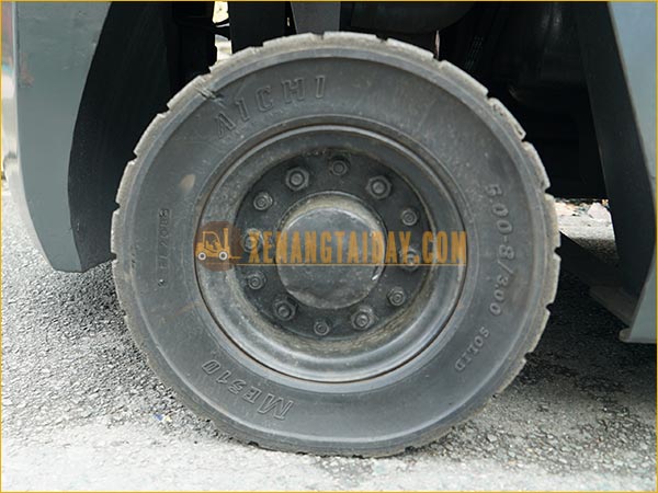 Xe nâng dầu NISSAN FJ01A15