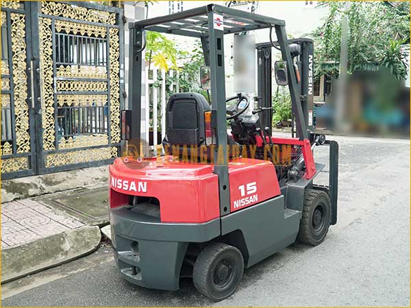 Xe nâng dầu NISSAN FJ01A15