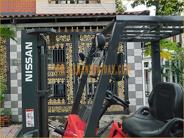 Xe nâng dầu NISSAN FJ01A15