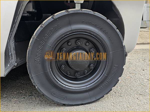 Xe nâng dầu NISSAN FL01A15