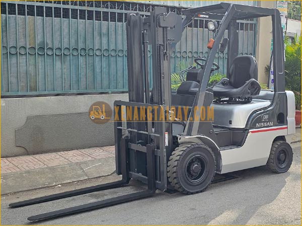 Xe nâng dầu NISSAN FL01A15