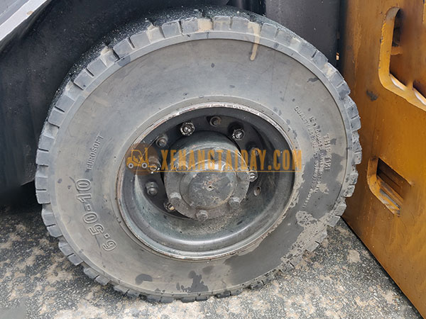 Xe nâng dầu NISSAN FL01A15