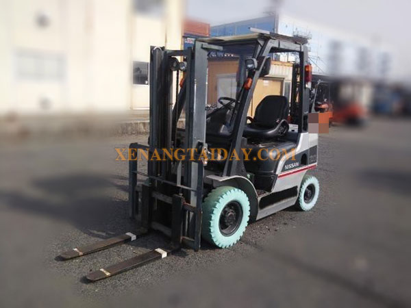 Xe Nâng Dầu NISSAN Y1F2H20