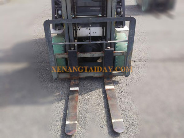 Xe Nâng Dầu NISSAN Y1F2H20