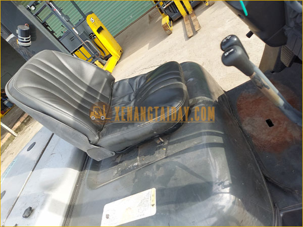Xe Nâng Dầu Nissan Y1F2M20