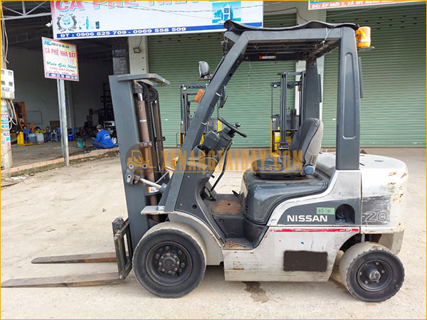 Xe Nâng Dầu Nissan Y1F2M20