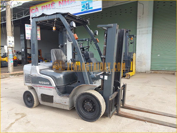 Xe Nâng Dầu Nissan Y1F2M20