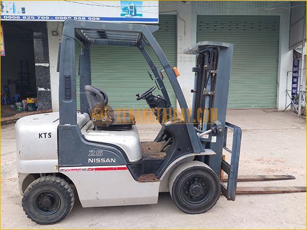 Xe Nâng Dầu Nissan YL02A25