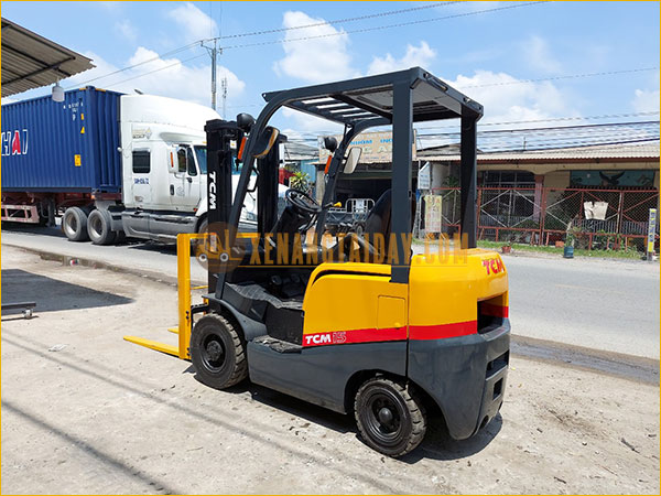 Xe nâng dầu TCM FD15C13